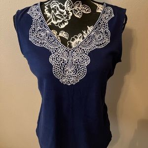 MED KAREN SCOTT SLEEVELESS BLUE AND WHITE WITH SPARKLE DECOR COTTON TOP